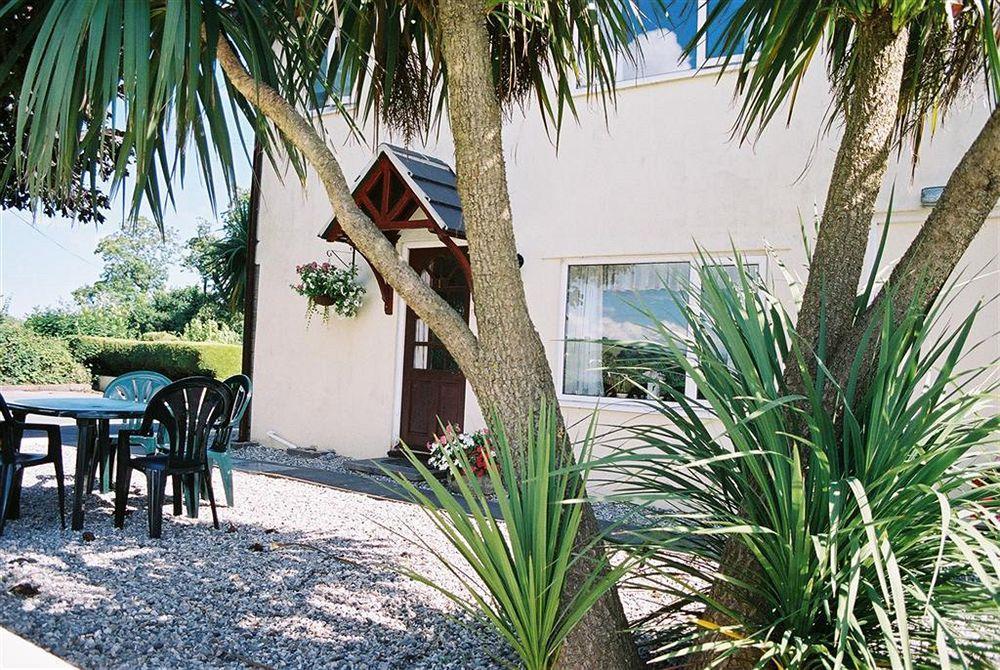 Crossways & Sea View Holiday Apartments Торки Экстерьер фото